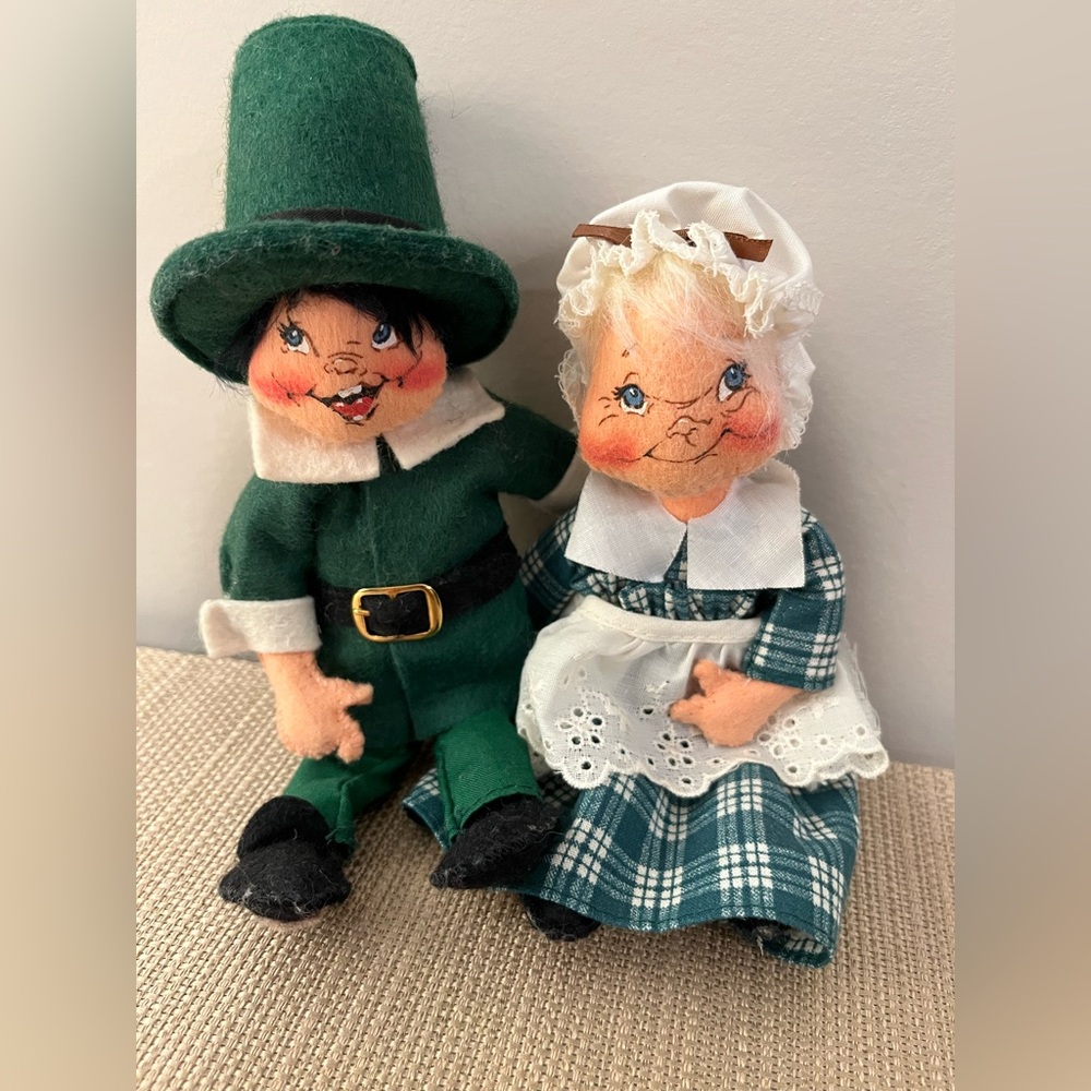 Annalee 1991.  Boy & girl Pilgrims.  Originally on a base with harvest basket.